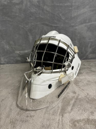 White Senior Warrior RF 2 Goalie Mask (Used)