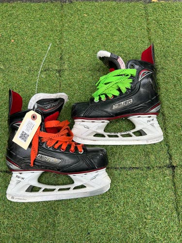 Junior Bauer Vapor X500 Hockey Skates Regular Width Size 3.5 (Used)