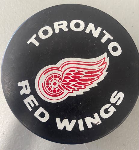 Toronto Red Wings puck MTHL
