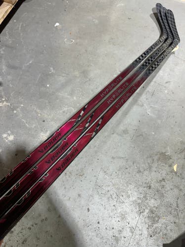 3 Pack Senior Bauer Vapor Hyperlite 2 Hockey Stick Left Hand P19 95 Flex Pro Stock (Used)