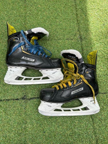 Senior Bauer Supreme S29 Hockey Skates Regular Width Size 6 (Used)