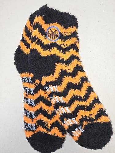 ST2 Mens NBA NEW YORK KNICKS Crew Socks Lot of 1 Pair MEDIUM New
