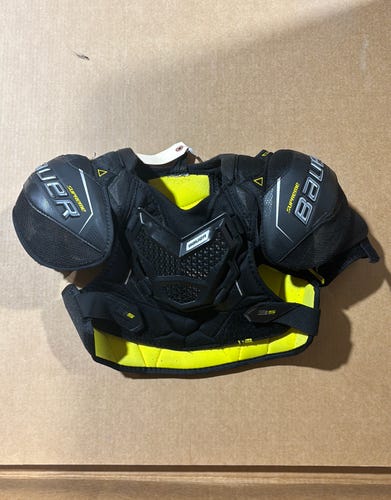 Medium Junior Bauer Supreme 3S Pro Shoulder Pads (Used)