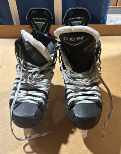 Senior CCM Ribcor 76K Hockey Skates Regular Width 9.5 (Used)