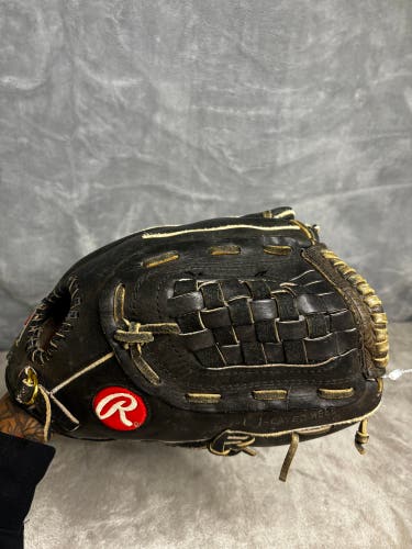 Black Rawlings RH Baseball Glove 12" (Used)
