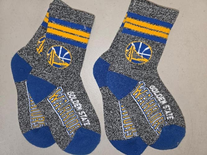 ST9 NBA GOLDEN STATE WARRIORS Crew Socks Lot of 2 Pair YOUTH 1-5 New