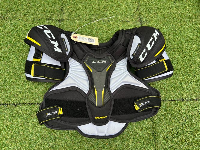 Junior Small CCM Tacks 9060 Shoulder Pads (Used)