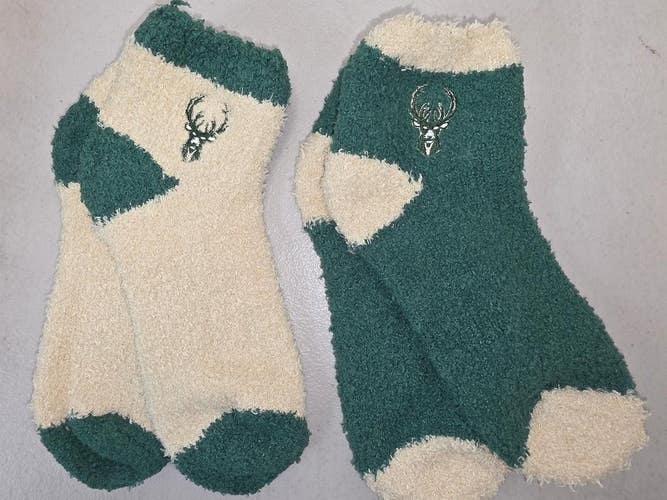 ST1 Mens NBA MILWAUKEE BUCKS Crew Socks Lot of 2 Pair MEDIUM New