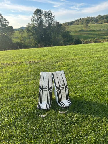 30" Brian's Optik X3 Goalie Leg Pads (Used)