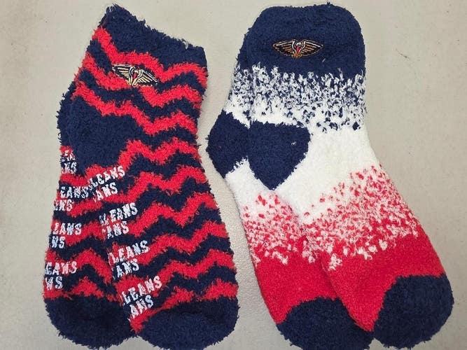 ST2 Mens NBA NEW ORLEANS PELICANS Crew Socks Lot of 2 Pair MEDIUM New