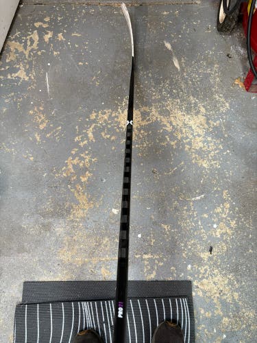 Intermediate Right Handed Hockey Stick Toe Pattern 65 Flex Pro Stock (Used)