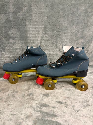 Teal Senior Suede Roller Skates Size 10 (Used)