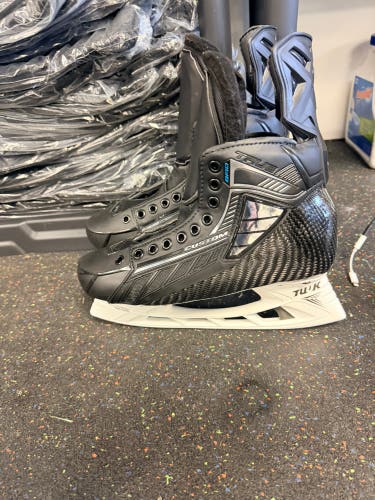 2025 True Pro Custom Hockey Skates 9 (New) with TUUK holders
