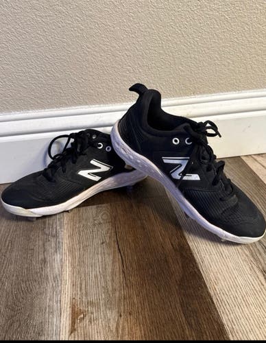 Black Women's Size M 6.0 (W 7.0) New Balance Low Top Metal (Used)