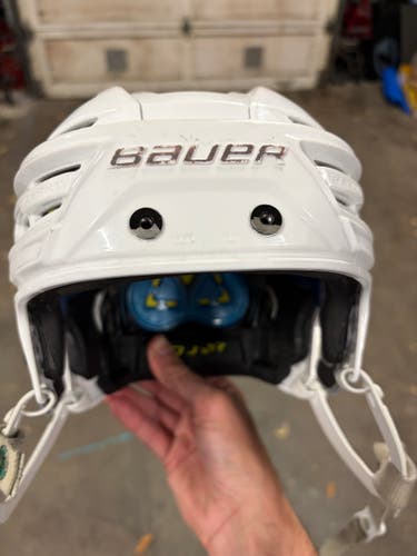 Small Bauer Re-Akt 150 Helmet (Used)