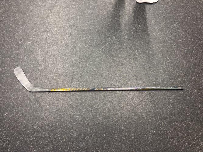 Intermediate Warrior Covert QR6 Pro Right Handed Hockey Stick W03 65 Flex (New)