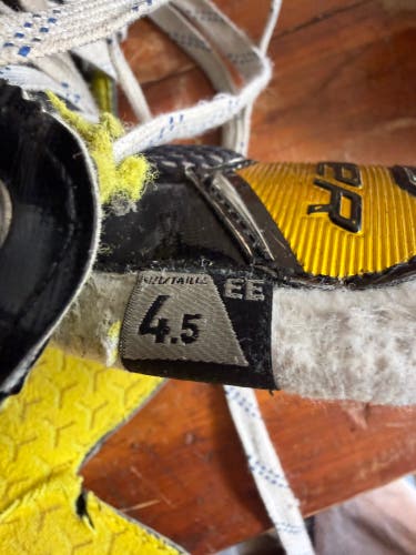 Black/Yellow Bauer Supreme S37 Hockey Skates Regular Width Size 4.5 (Used)