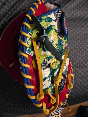 44 Pro RH Catcher's Custom Baseball Glove 34" (New)