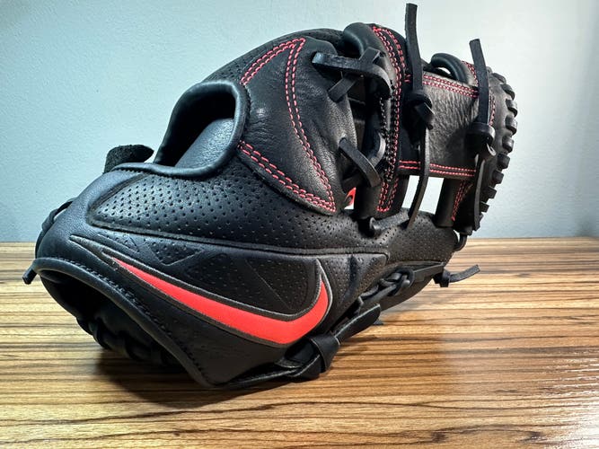 Nike MVP Edge RH Baseball Glove 11.5" (Used)