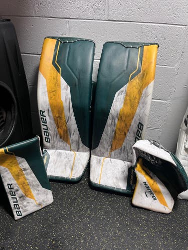 34" Bauer Flylite Regular Goalie Full Set (Used)