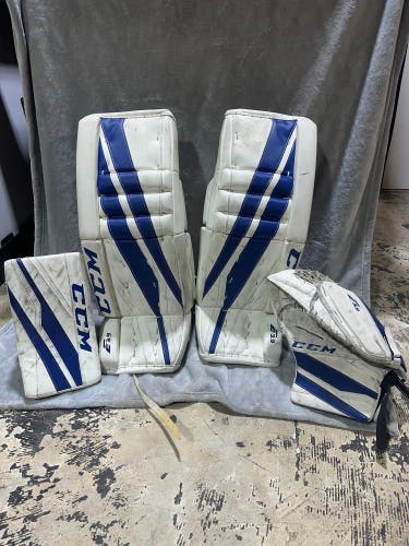 White 29" Intermediate CCM Extreme Flex 3.9 Goalie Full Set Regular (Used)