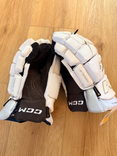 White CCM JetSpeed FT8 Pro Gloves (New)- Senior -