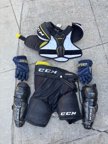 Youth Medium Bauer Starter Kit (Does not include elbow pads)