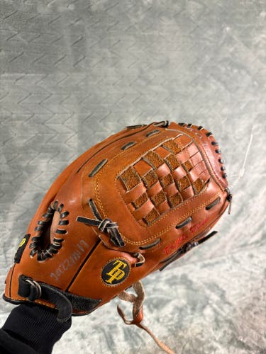 Adult Triple Play Prime of the Hide RH Pitcher Baseball Glove 13.5" (Used)