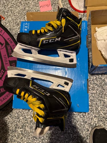 CCM Super Tacks 9380 Hockey Goalie Skates Regular Width Size 5 (Used)