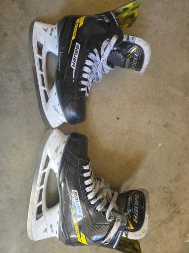 Bauer Supreme M3 Hockey Skates Extra Wide Width 6 (Used)