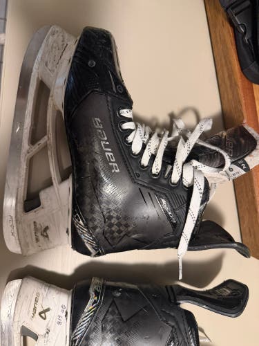 Black 2024 Bauer Supreme Shadow Hockey Skates Regular Width 6 (Used)