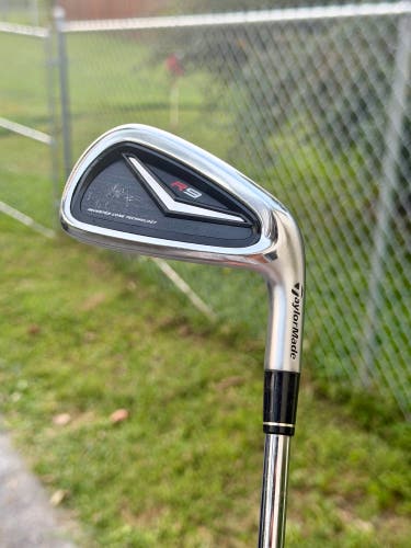 TaylorMade R9 4 iron w/ KBS Tour 90g Stiff Flex Steel shaft - RH