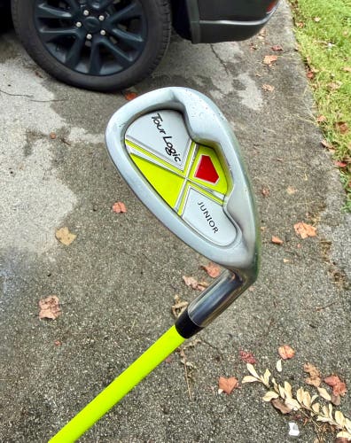 Tour Logic Junior 9/PW Iron Right - RH