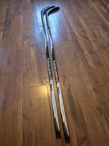 Replica Senior Bauer Vapor Flylite Left Hand Hockey Stick P28 77 Flex (New)