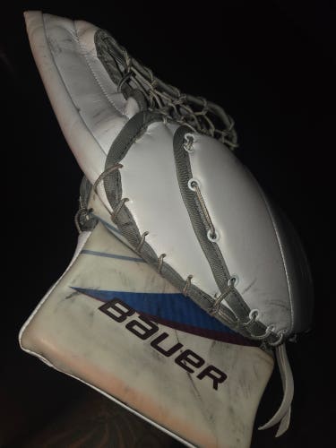 Hunter Miska Bauer Ultrasonic pro return goalie glove