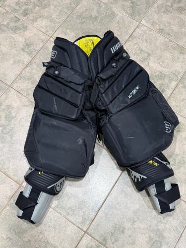 Warrior Ritual X3E Hockey Goalie Pants WITH Knee Pants- Int L/XL  (Used)