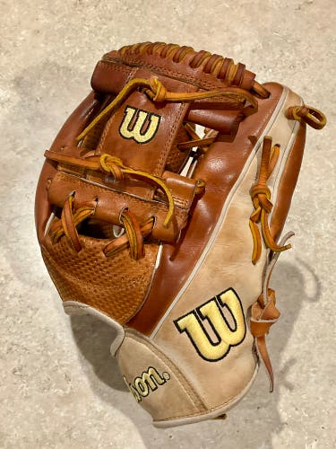 Wilson A2000 1787 RHT Infield Baseball Glove 11.75" (Used)