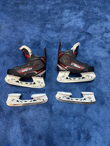 CCM JetSpeed FT370 Hockey Skates 6.5