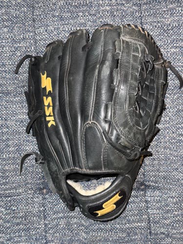 SSK Professional Edge RH Pitcher's Baseball Glove 12" (Used)