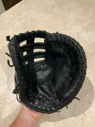 Wilson A2000 2800PS RHT First Base Baseball Glove 12" (Used)