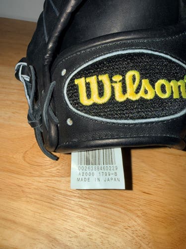 2010 Wilson A2000 1799 RH Outfield Baseball Glove 12.75" (New)