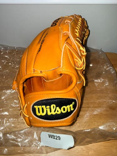 2010 Wilson A2000 RH Pitcher's Baseball Glove 12.5" (New)