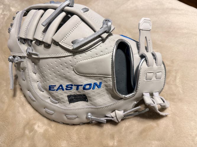 Easton Ghost NX RH First Base Softball Glove 13" (New)