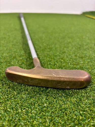 Bullseye Blade Right Handed Putter 34" (Used)