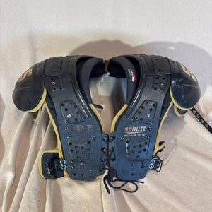 Medium Youth Schutt Y Flex 4.2 Shoulder Pads (Used)