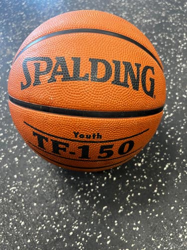 Used Spalding Basketball Youth Outdoor 27 1/2" 11849-S000045000