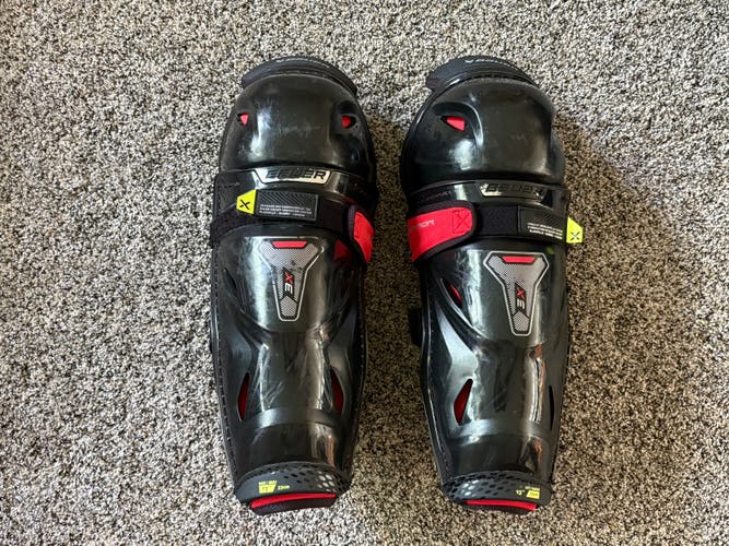 Intermediate Bauer Vapor 3X 13" Shin Pads (Used)