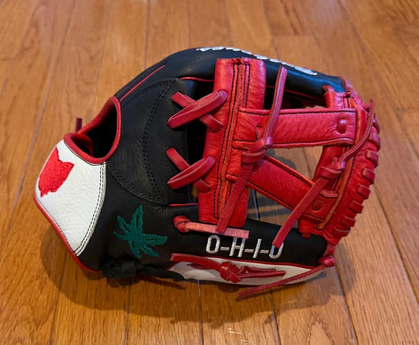 NEW Buckeyes Baseball Glove 11.5” RHT