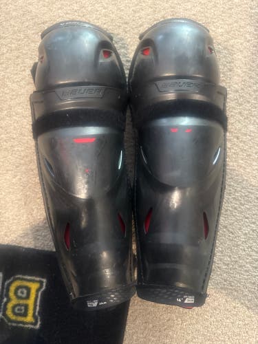 Intermediate Bauer 14’ Vapor 3x pro Shin Pads