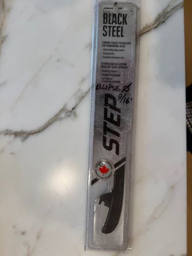 Black Hockey Skates Pro Stock 7 (Used)